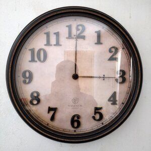 Sterling and Noble Wall Clock Windsor 1825 Analog 15.5 Inch Early American Style